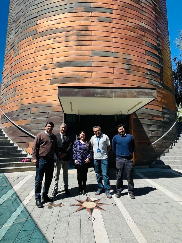 Centro de Energía UC y Duoc UC firman acuerdo para fortalecer la formación en Redes Eléctricas Inteligentes