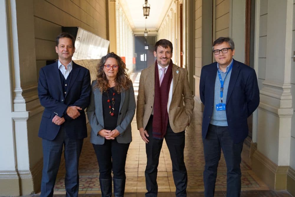 El Ministro de Energía Diego Pardow visitó al Centro de Energía UC