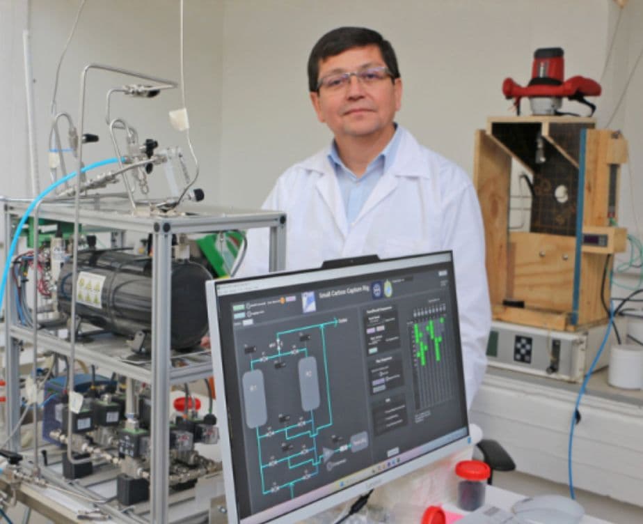 Néstor Escalona lidera investigación UC para producir combustibles sostenibles a partir de CO₂